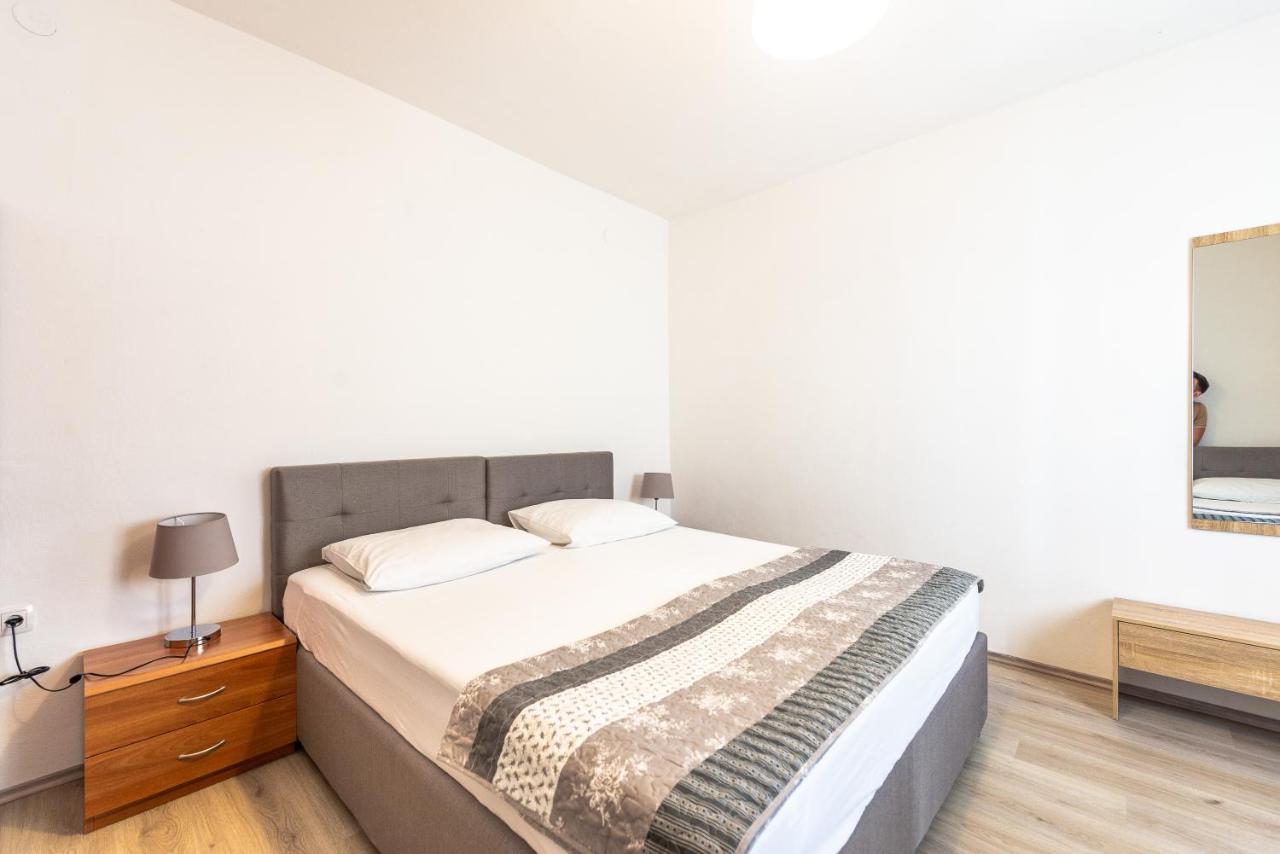 Apartments Lili Паг Экстерьер фото