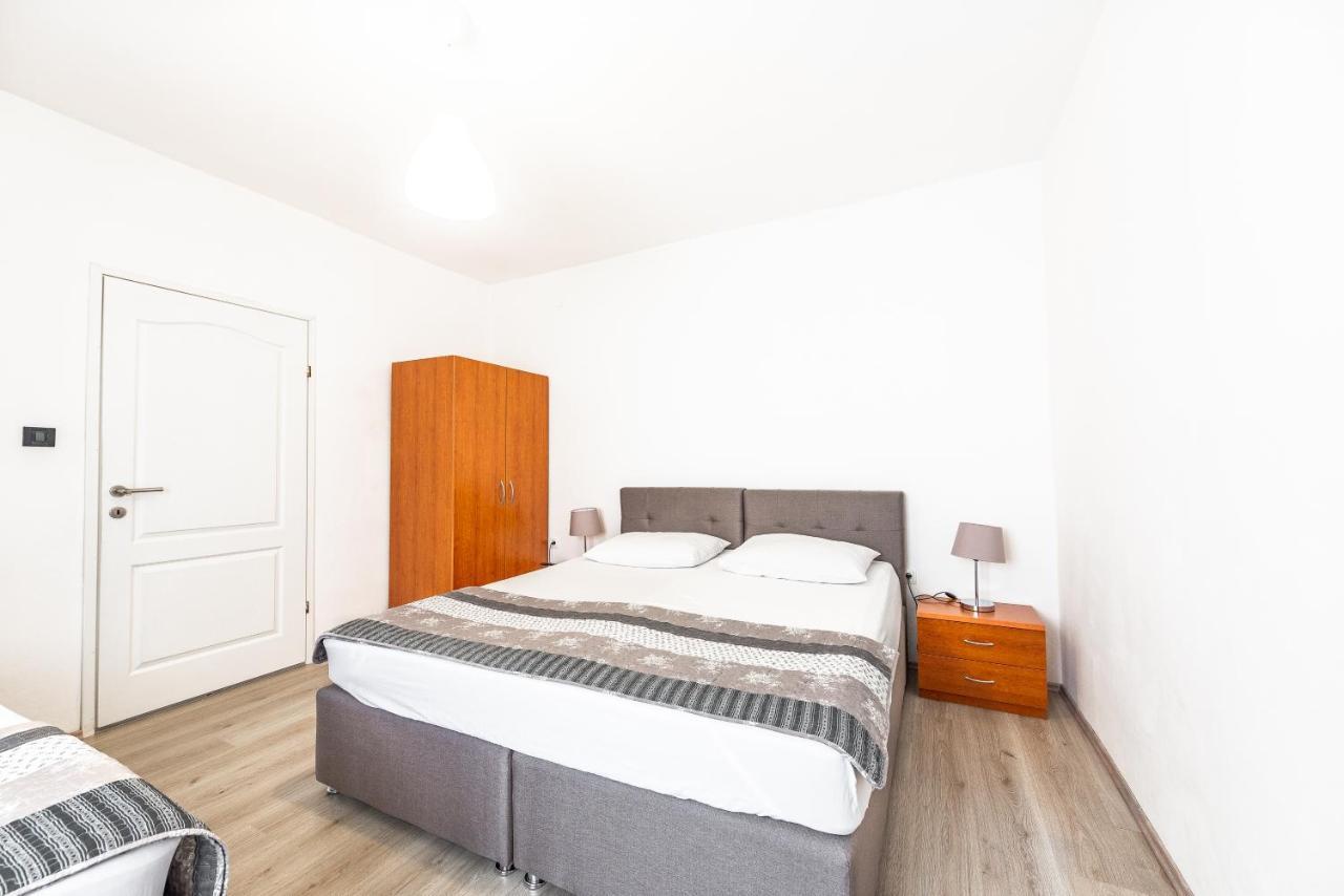 Apartments Lili Паг Экстерьер фото